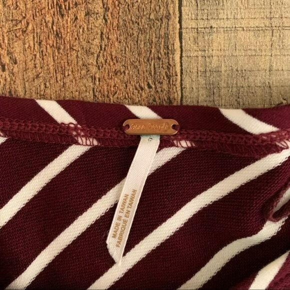 Free people maroon and white diagonal striped oversized cropped top -S - Picture 2 of 6